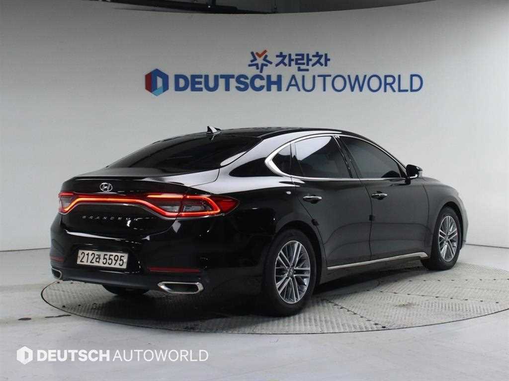 HYUNDAI Grandeur - Vista 2