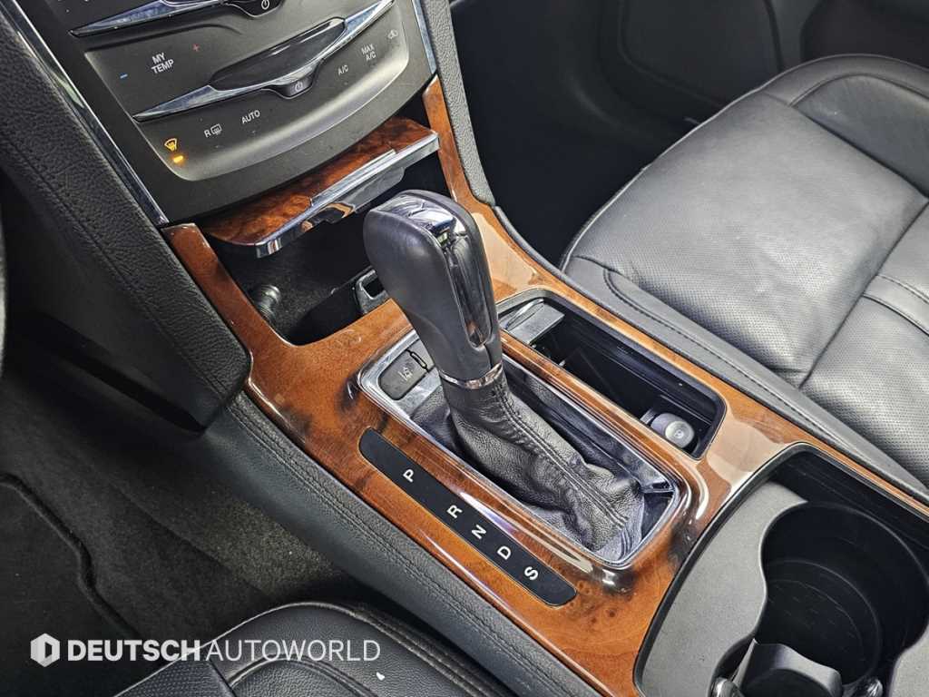 Lincoln MKS - Vista 9