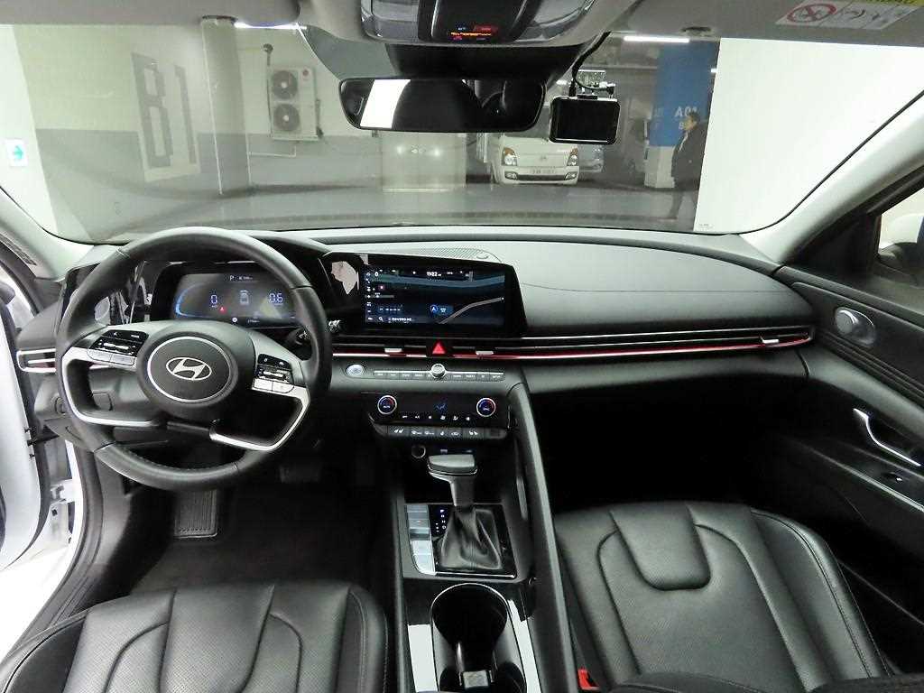 HYUNDAI Avante - Vista 6