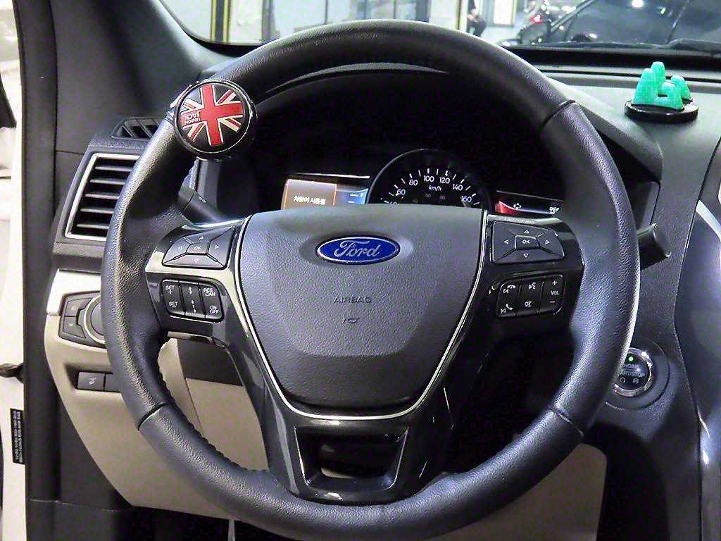 Ford Explorer - Vista 8