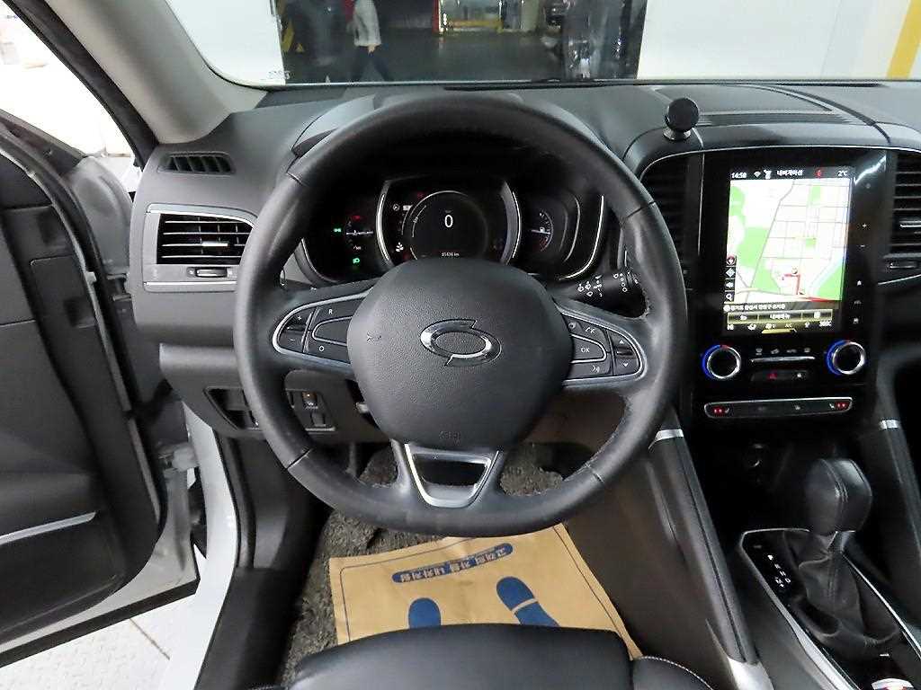 SAMSUNG QM6 - Vista 9