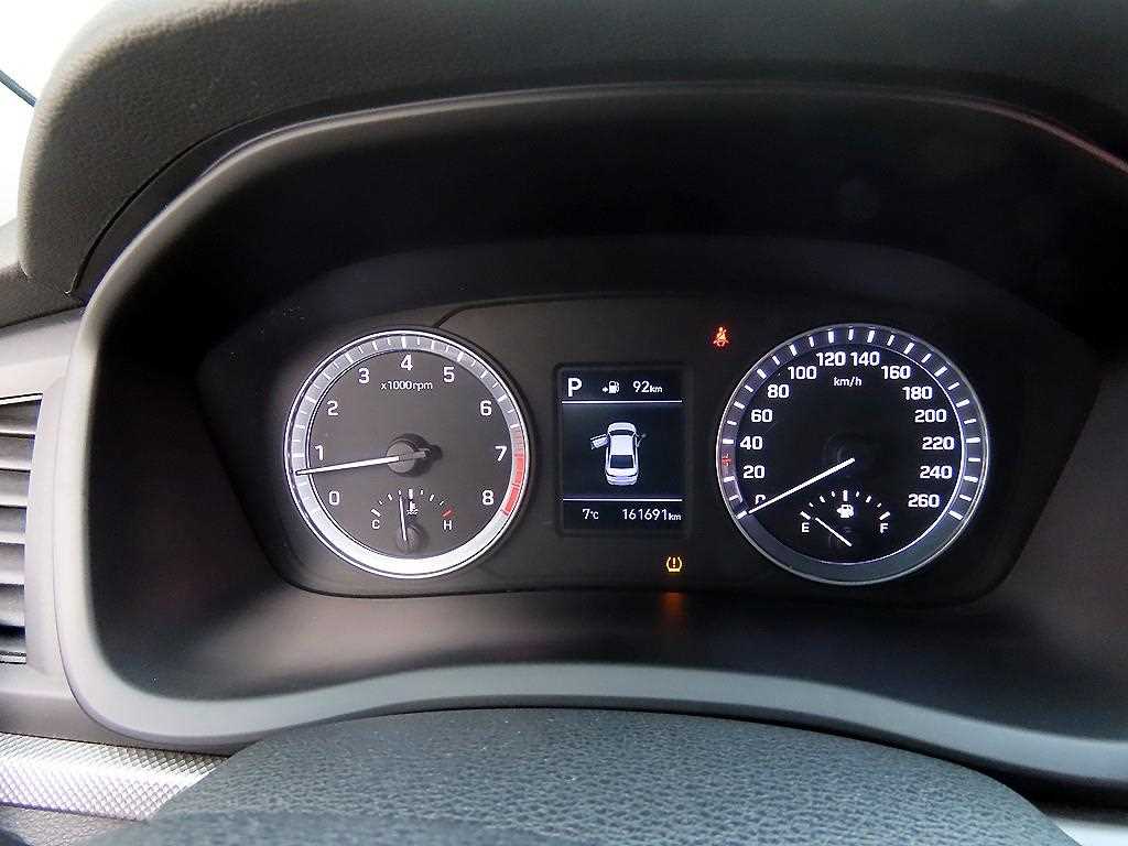 HYUNDAI Sonata - Vista 9