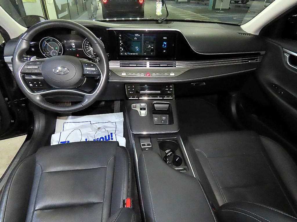HYUNDAI Grandeur - Vista 10