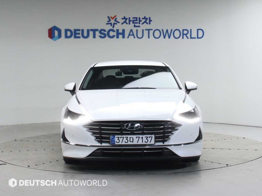 HYUNDAI Sonata - Vista 3