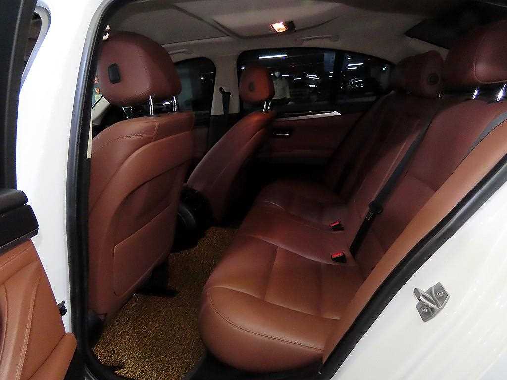 BMW 5 Series - Vista 7