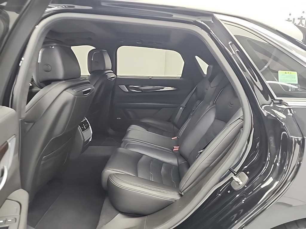 Cadillac CT6 - Vista 12