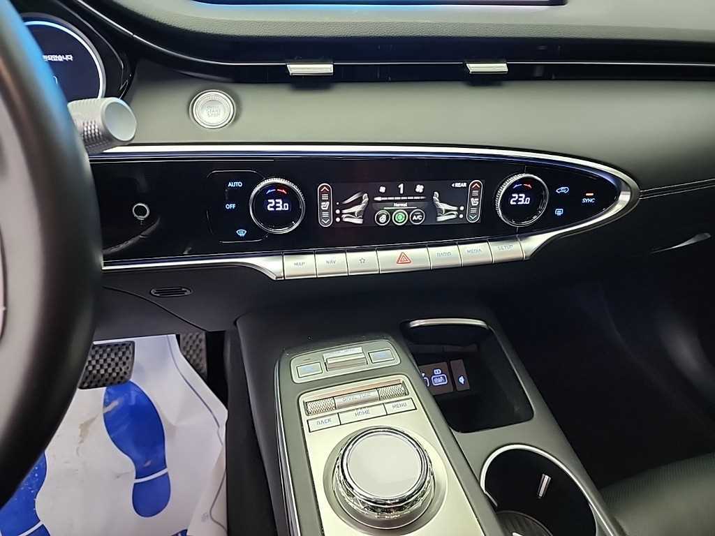 Genesis GV70 - Vista 10