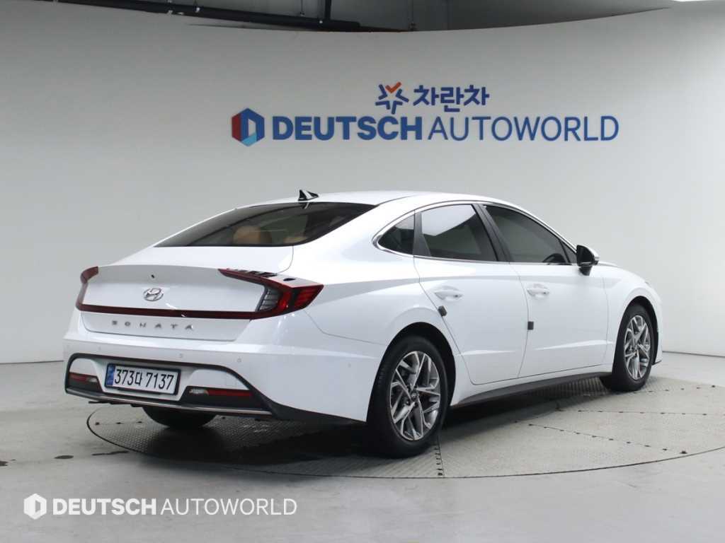HYUNDAI Sonata - Vista 2