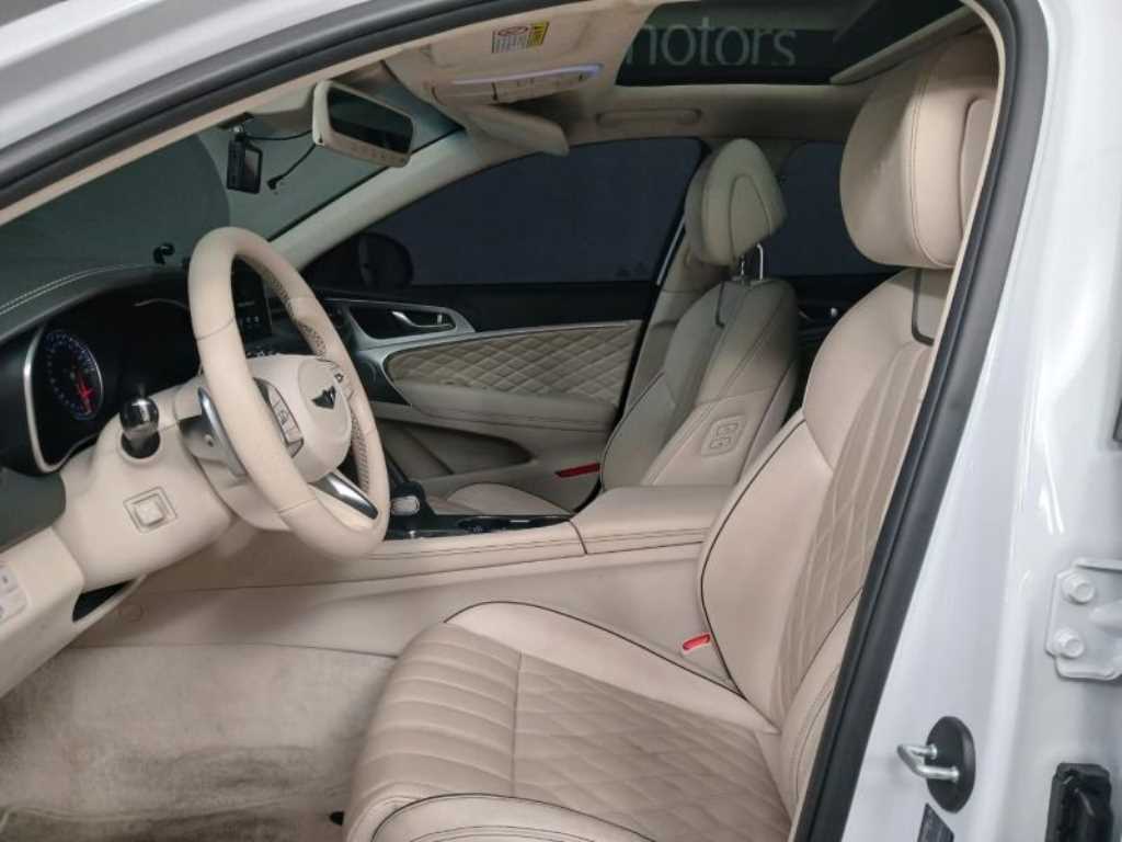 Genesis G70 - Vista 7