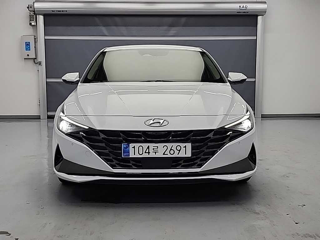 HYUNDAI Avante - Vista 2