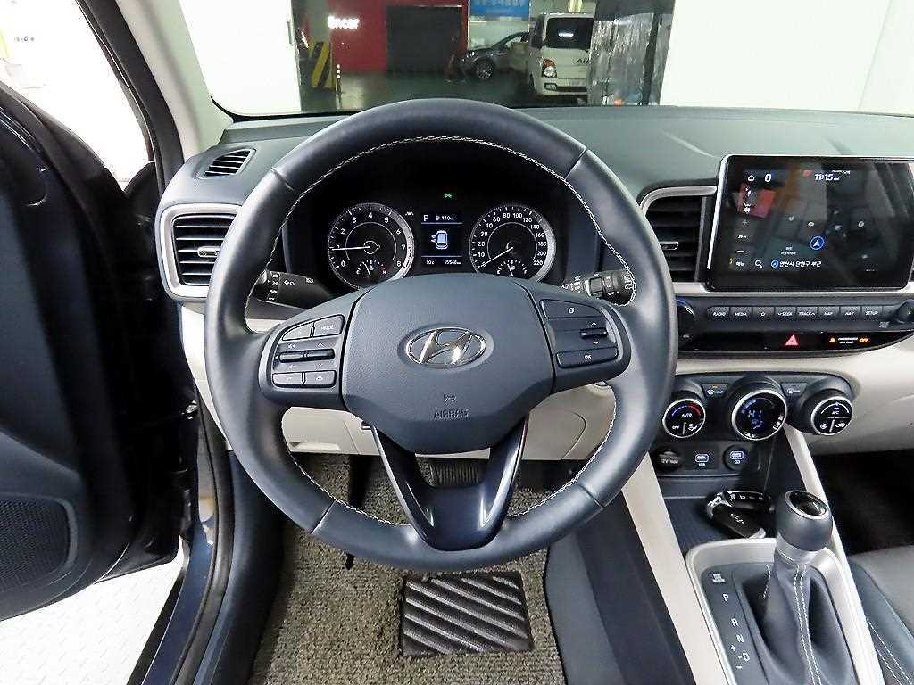 HYUNDAI Venue - Vista 9