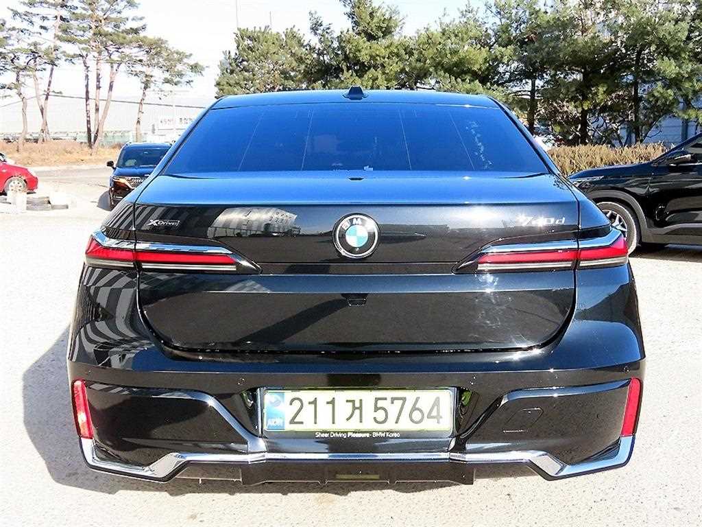 BMW 7 Series - Vista 4