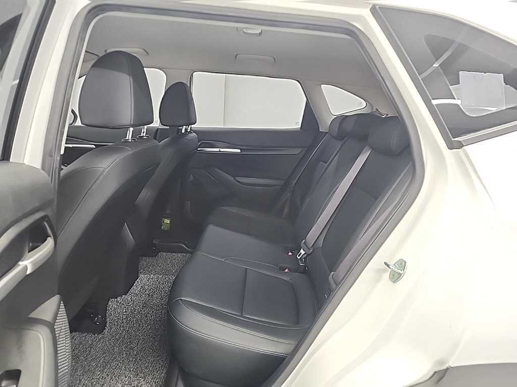 KIA Seltos - Vista 12