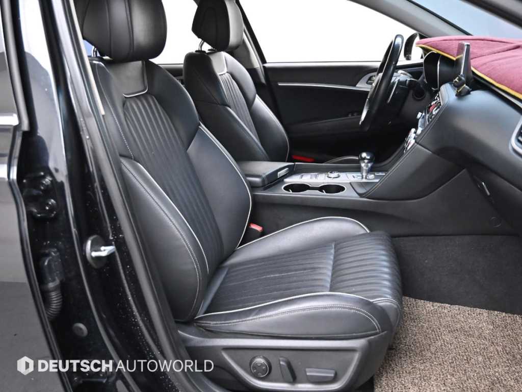 Genesis G70 - Vista 10