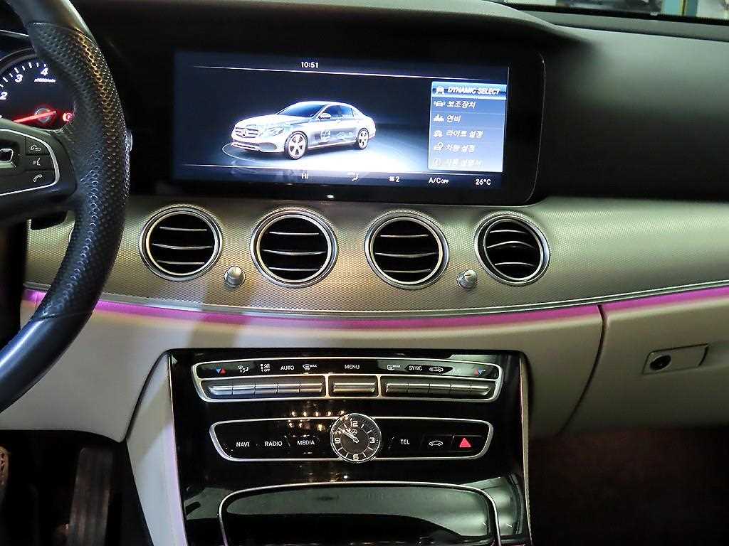 Mercedes Benz E class - Vista 11