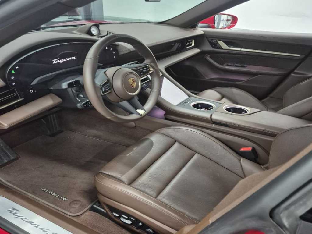 Porsche Taycan - Vista 5