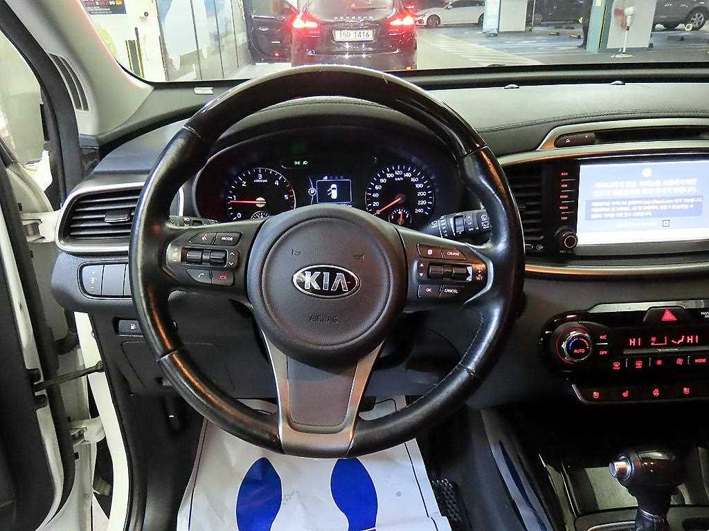 KIA Sorento - Vista 8