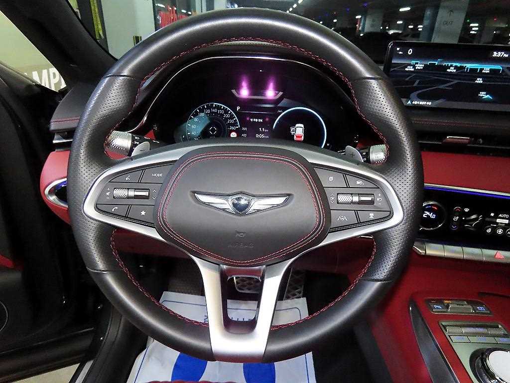 Genesis GV70 - Vista 8