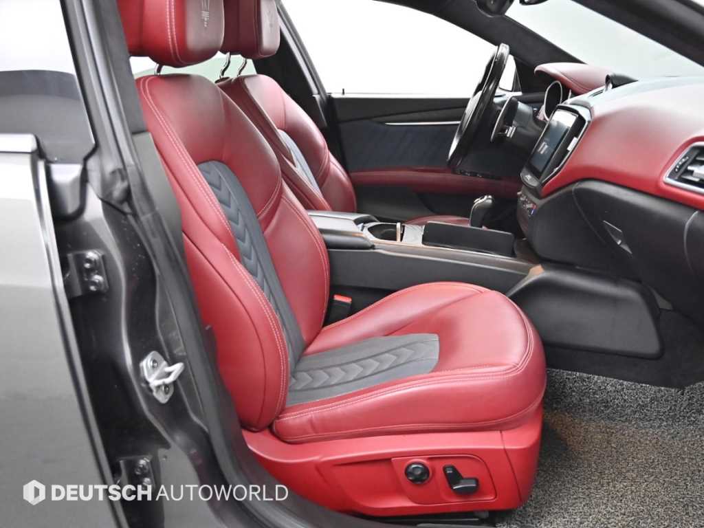 Maserati Ghibli - Vista 10