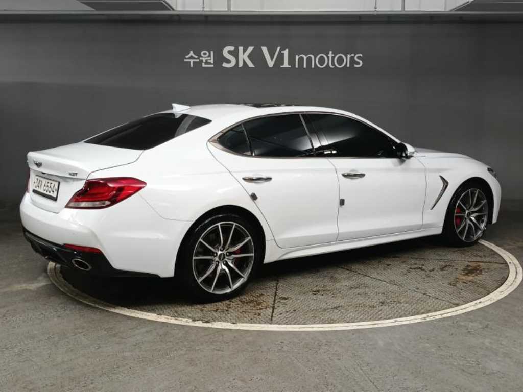 Genesis G70 - Vista 4