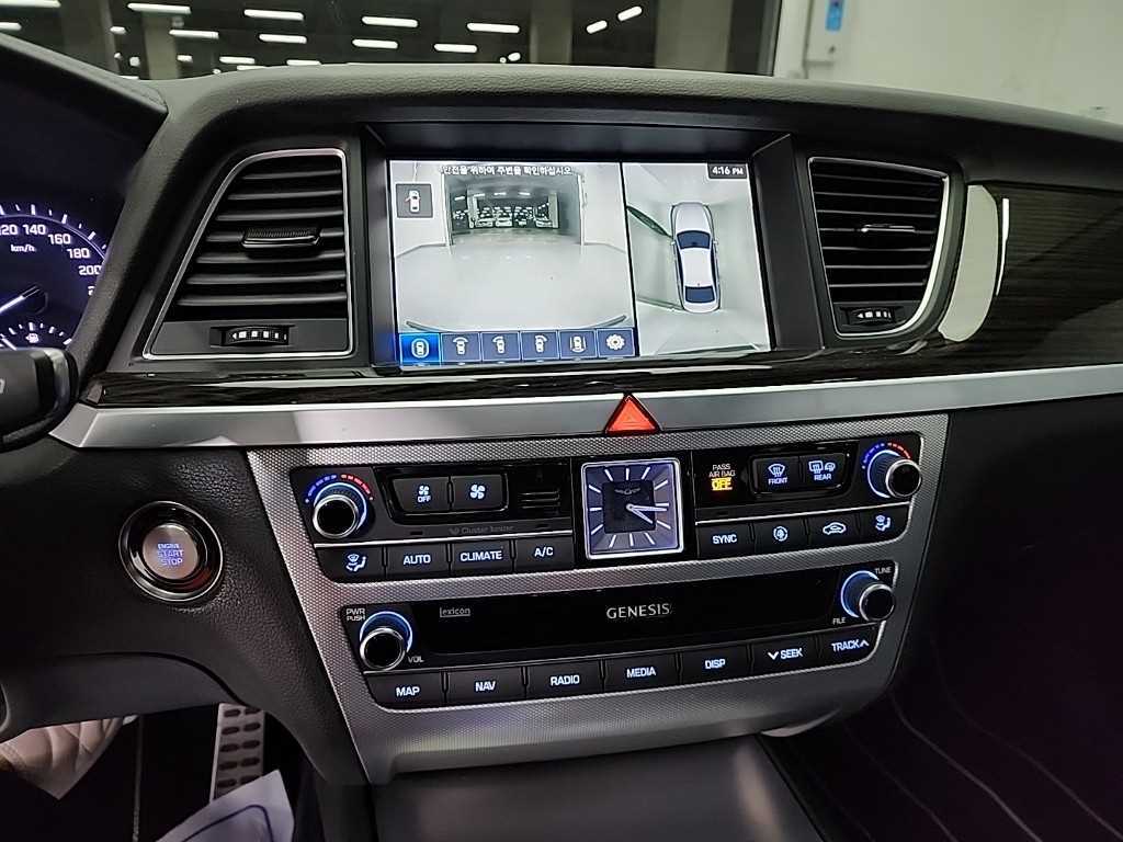 Genesis G80 - Vista 10