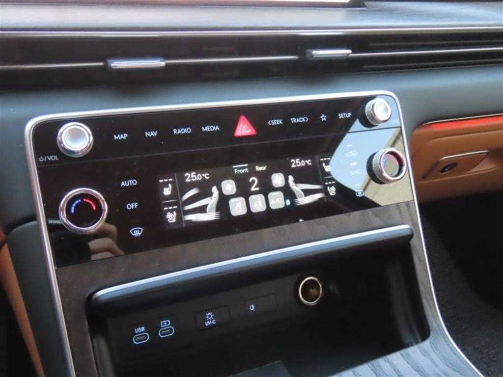 Genesis GV80 - Vista 7