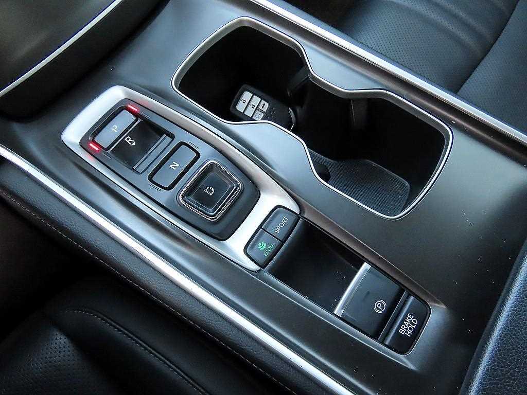 Honda Accord - Vista 11