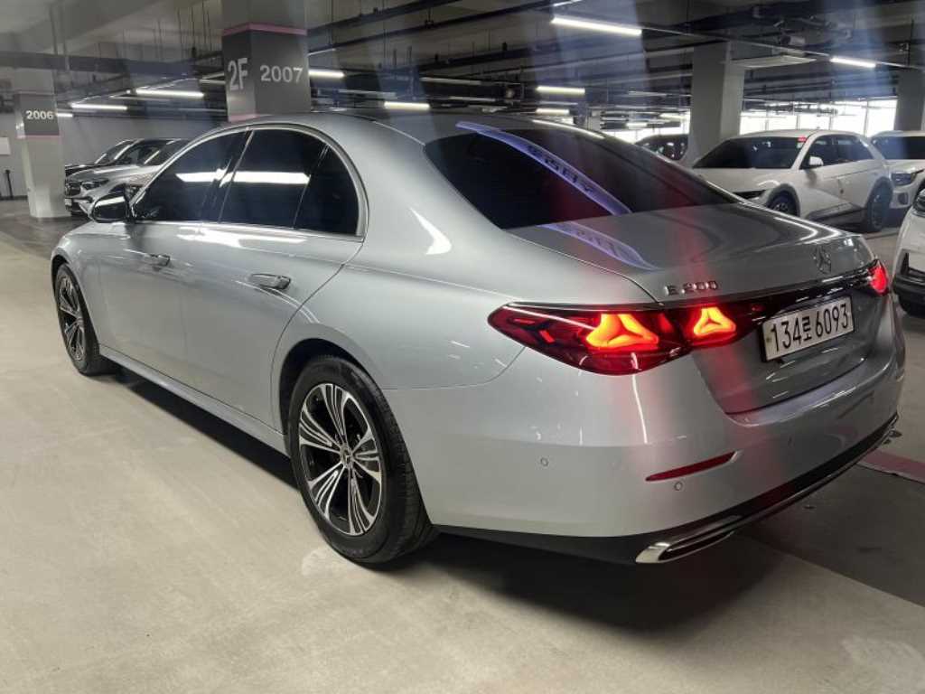 Mercedes Benz E class - Vista 6