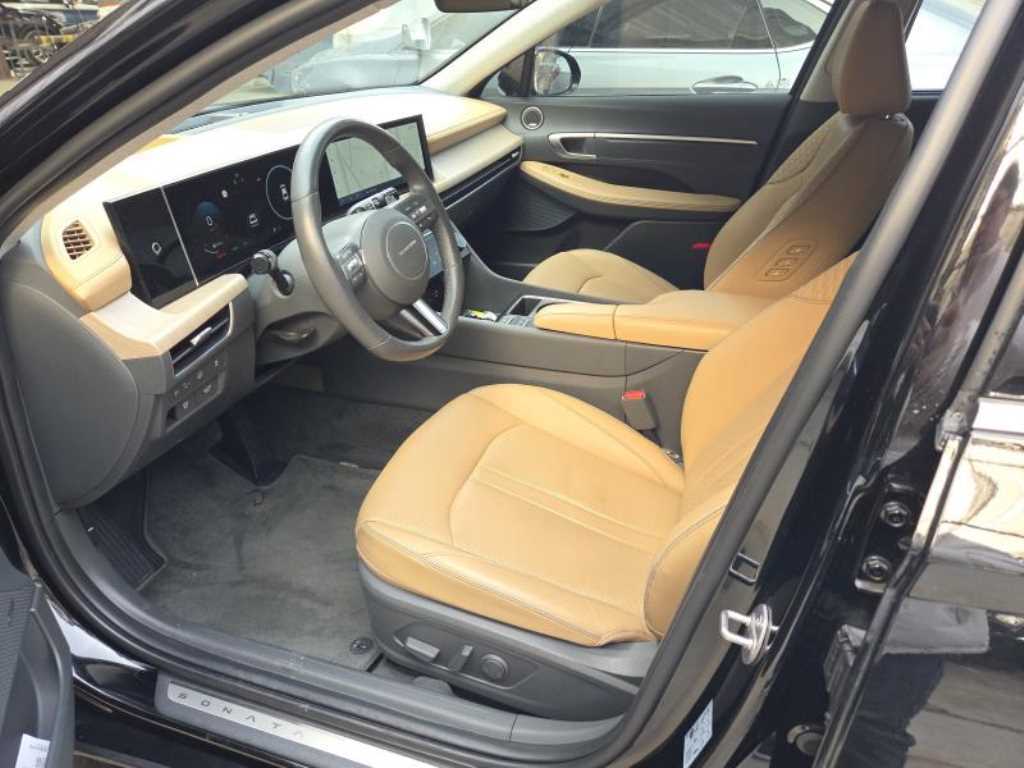 HYUNDAI Sonata - Vista 8