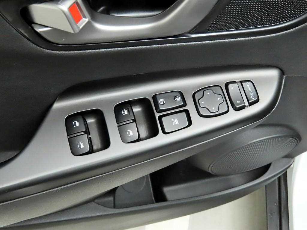 HYUNDAI Kona - Vista 11