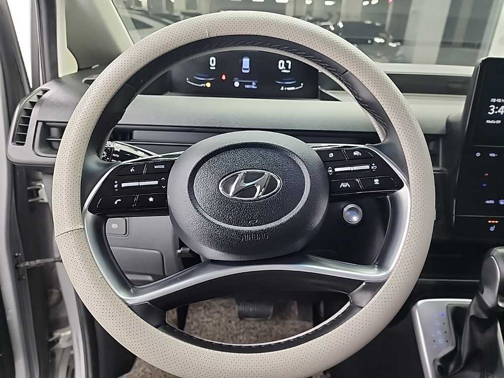 HYUNDAI Staria - Vista 9