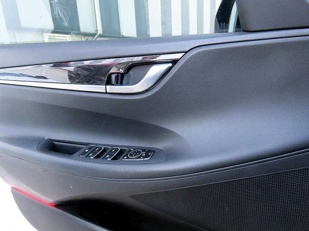 HYUNDAI Grandeur - Vista 11