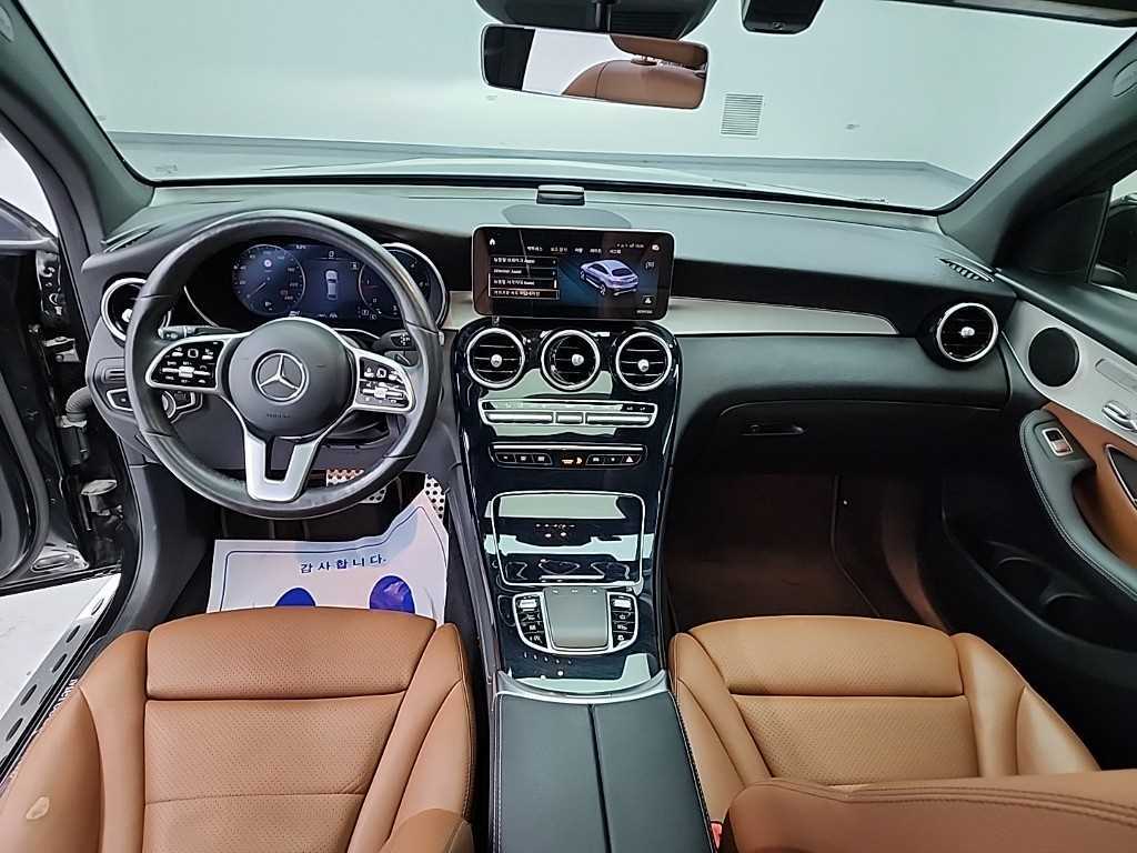 Mercedes Benz GLC Class - Vista 7