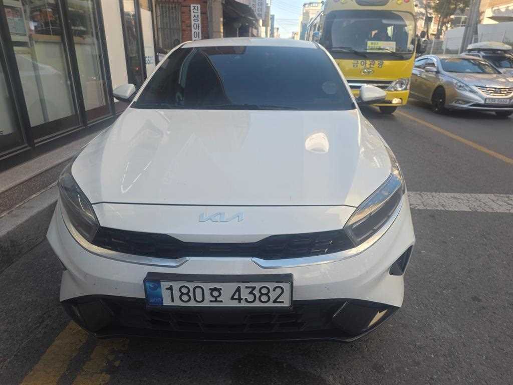 KIA K3 2022 Blanco - Importación desde Corea - HF Imports Iquique - Foto 1