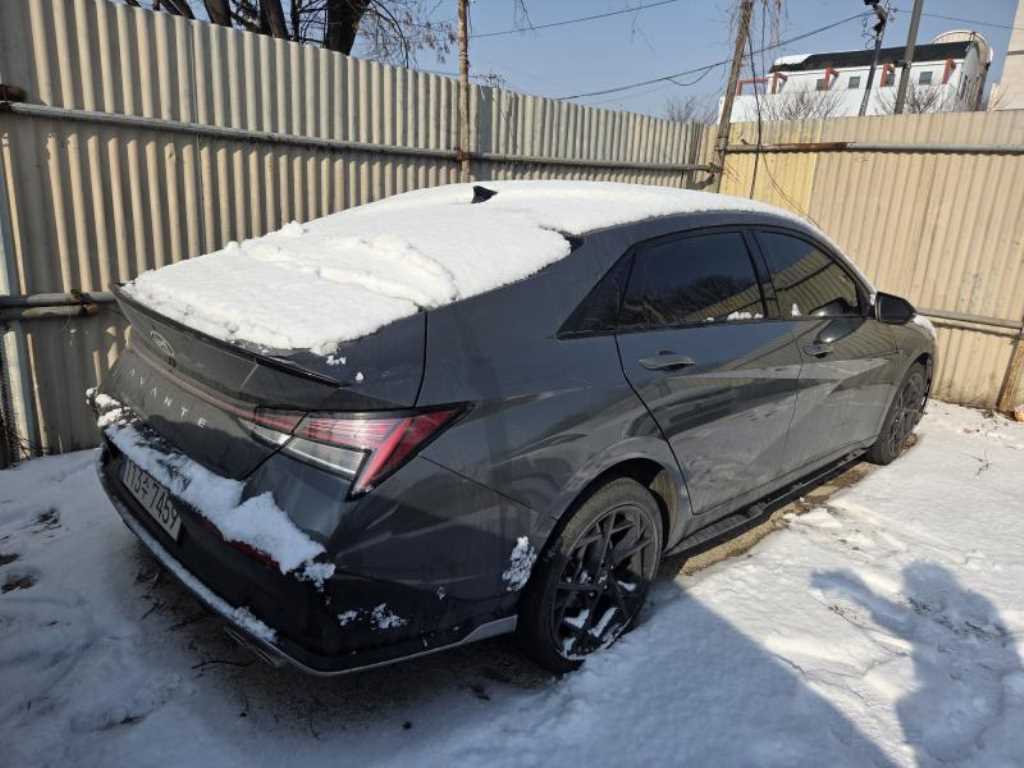 HYUNDAI Avante - Vista 2