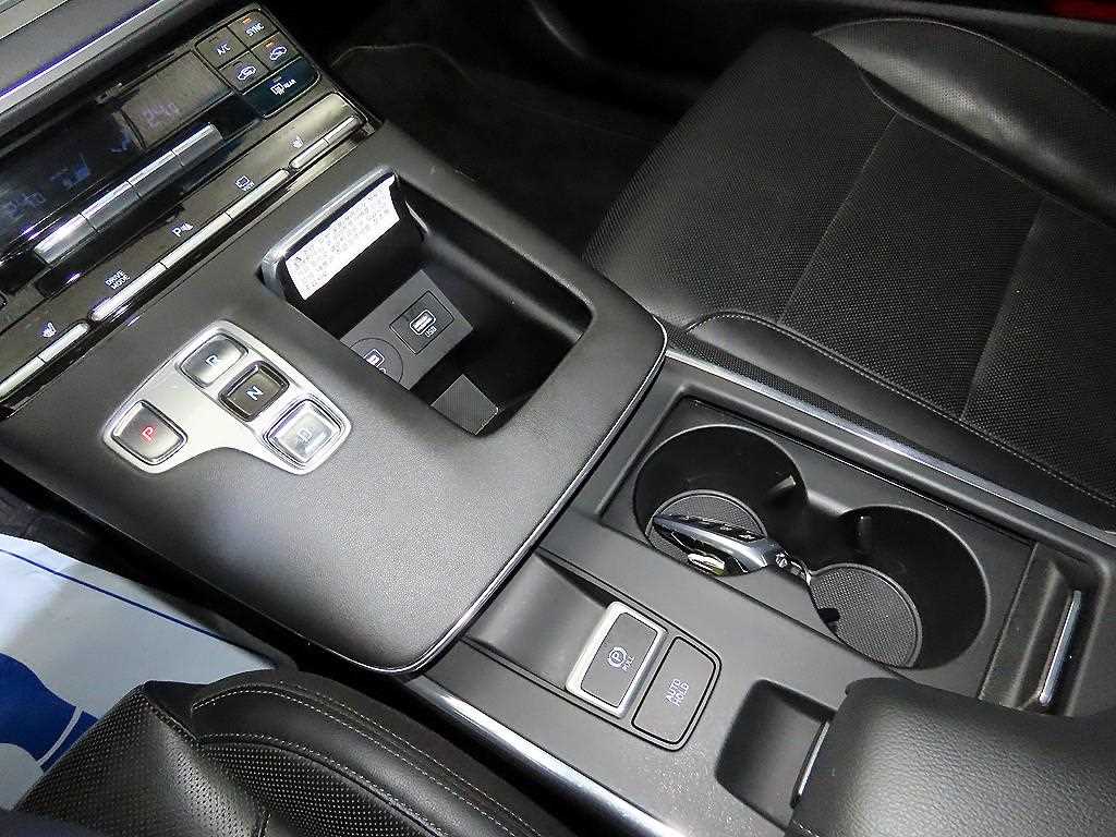 HYUNDAI Grandeur - Vista 12