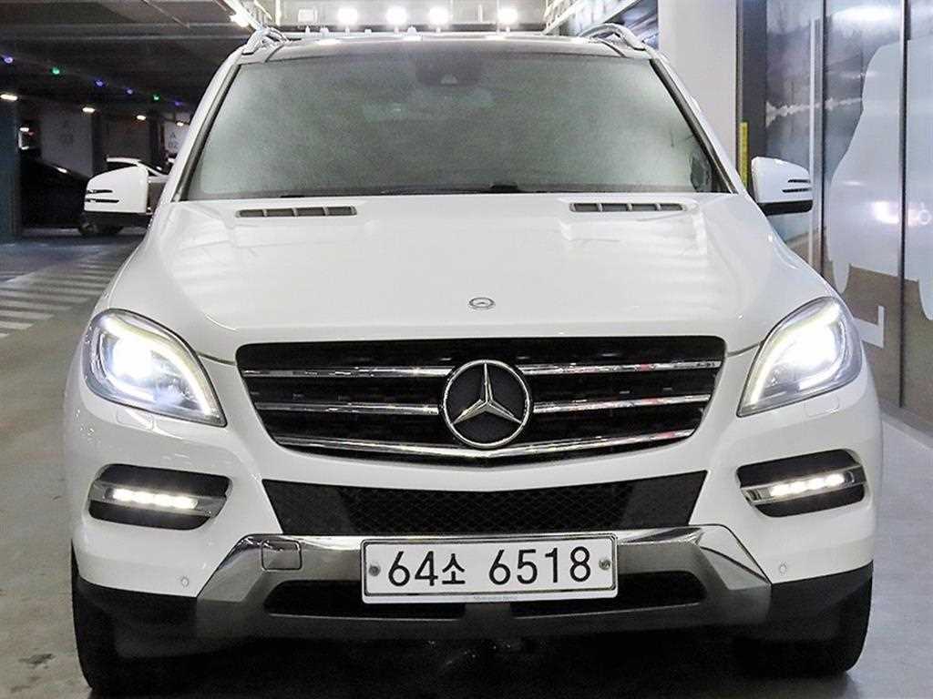 Mercedes Benz M Class - Vista 2