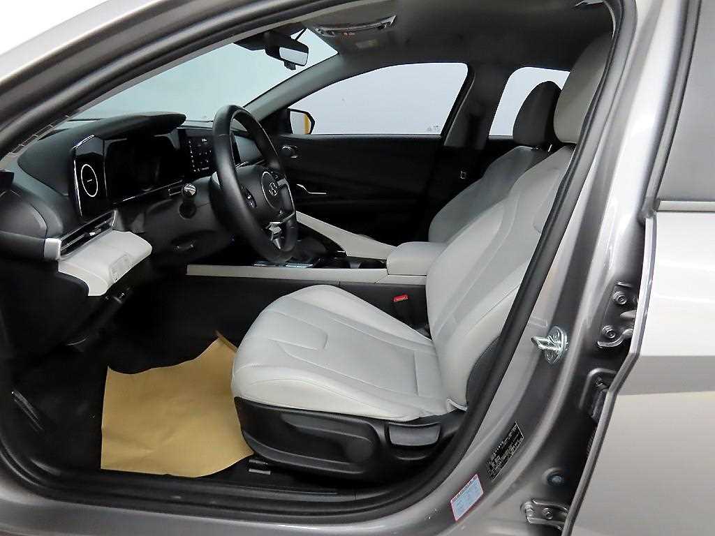 HYUNDAI Avante - Vista 5