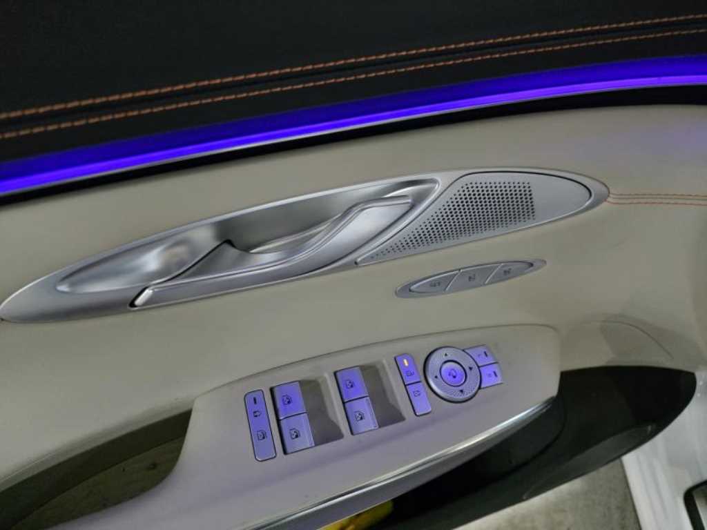 Genesis GV70 - Vista 3