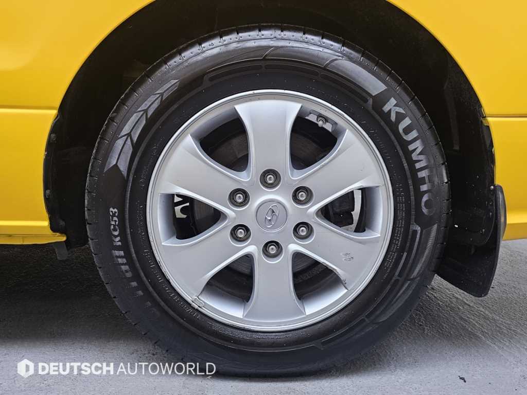 HYUNDAI Starex - Vista 5