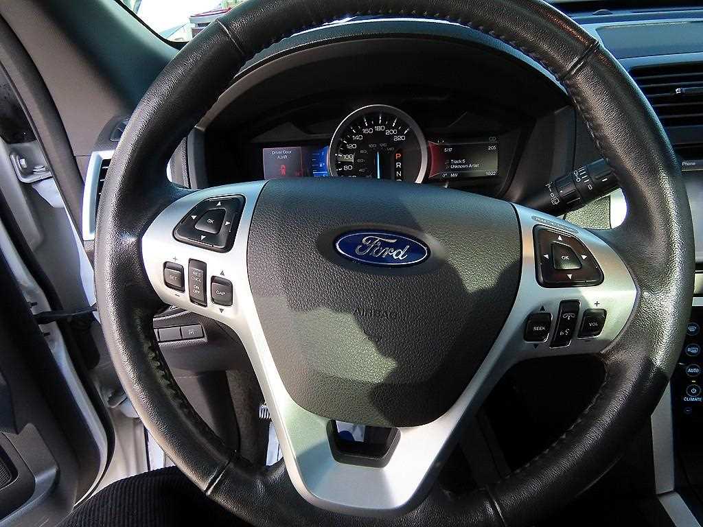 Ford Explorer - Vista 8