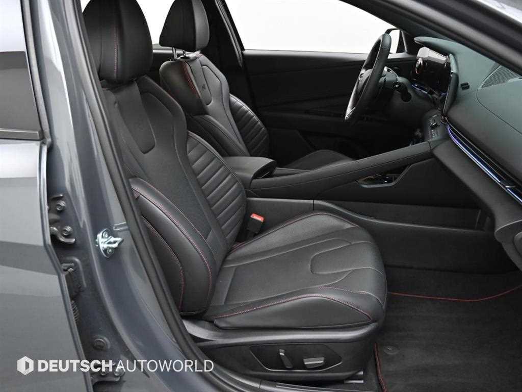 HYUNDAI Avante - Vista 10