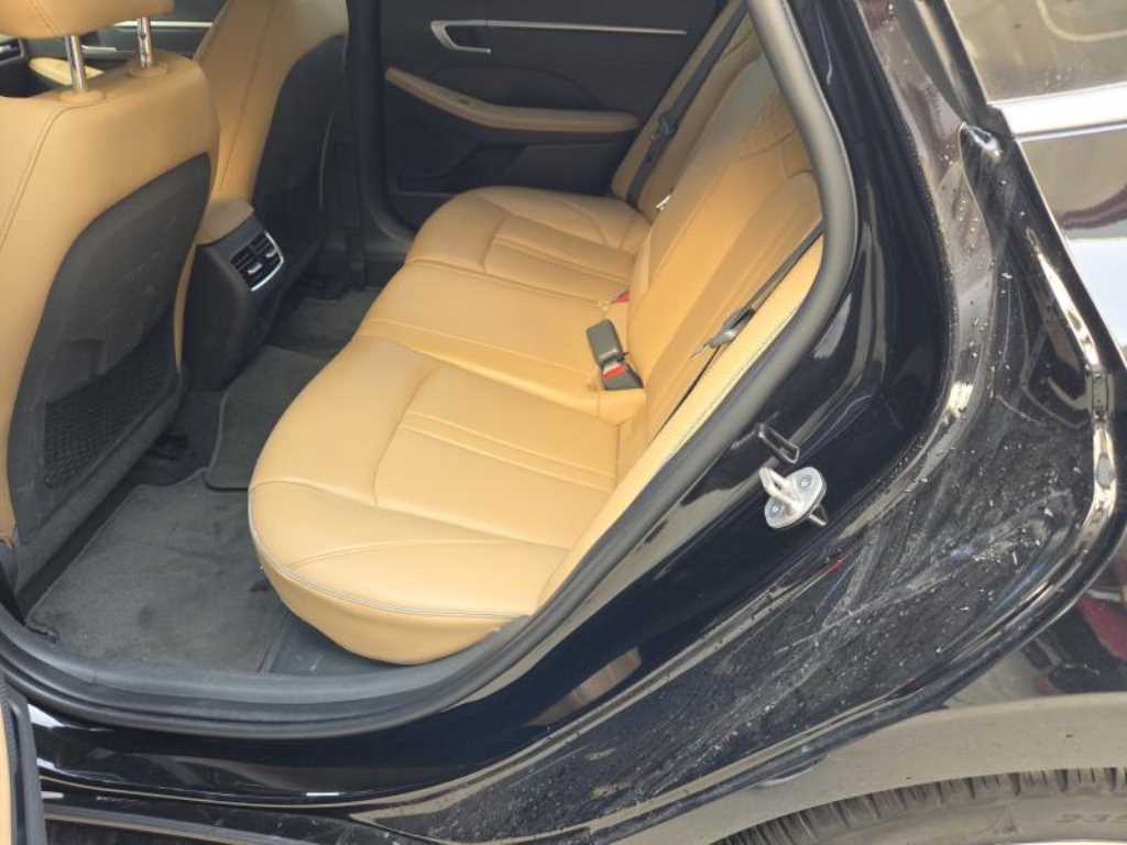 HYUNDAI Sonata - Vista 9