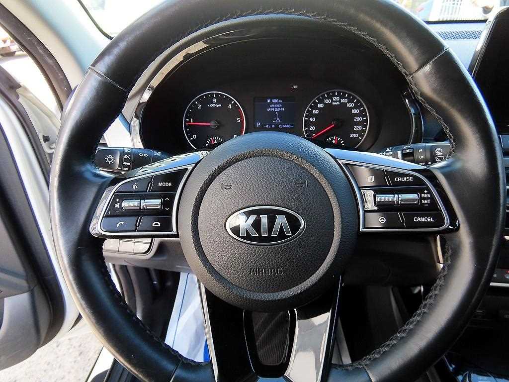 KIA Seltos - Vista 8
