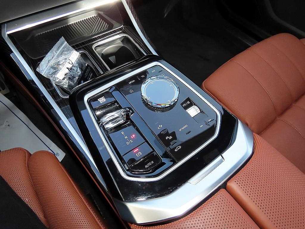 BMW 7 Series - Vista 11