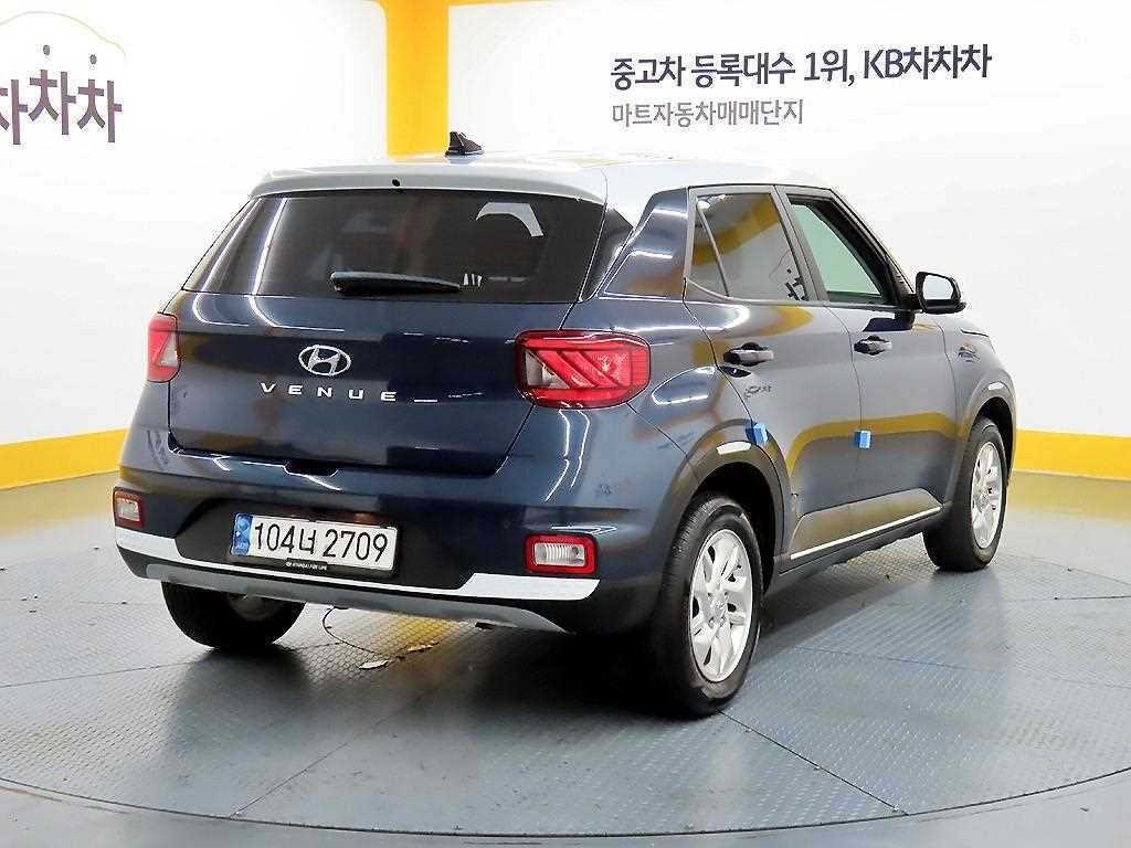 HYUNDAI Venue - Vista 4
