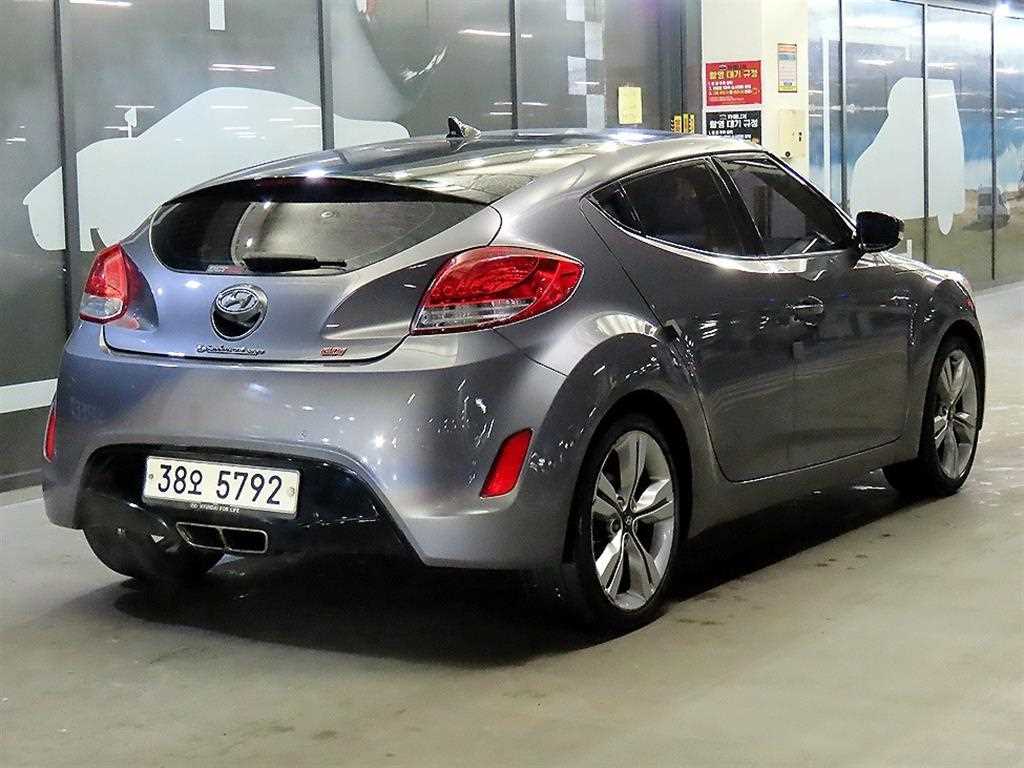 HYUNDAI Veloster - Vista 4