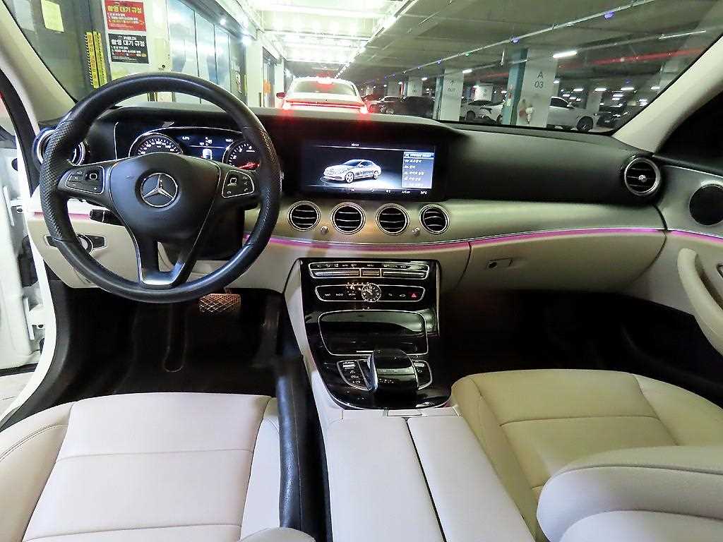 Mercedes Benz E class - Vista 10