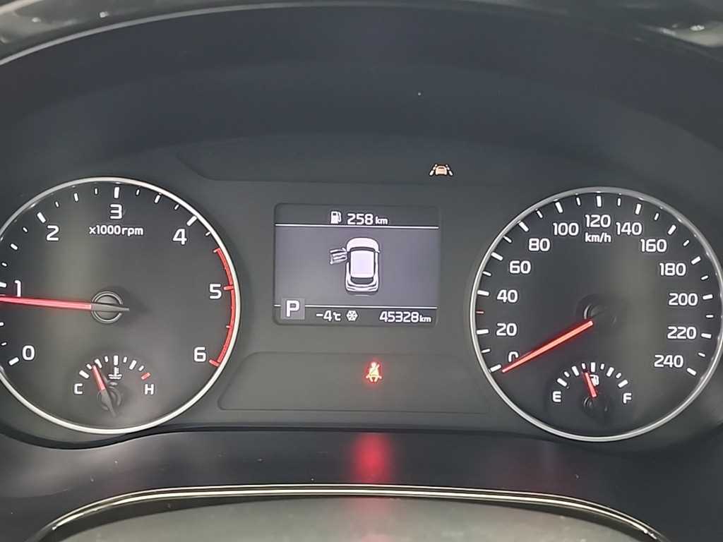 KIA Seltos - Vista 6