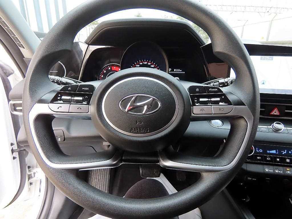 HYUNDAI Avante - Vista 8
